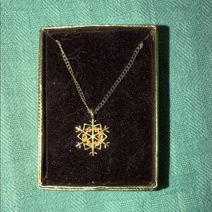 Vintage Gold Snowflake Necklace